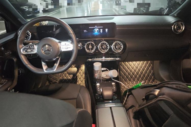 Used Mercedes-Benz A-Class 2022 Revised Version A 200 L Sport Sedan Fashionable Style Center Console