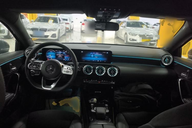 Used Mercedes-Benz A-Class 2022 Revised Version A 200 L Sport Sedan Fashionable Style Center Console