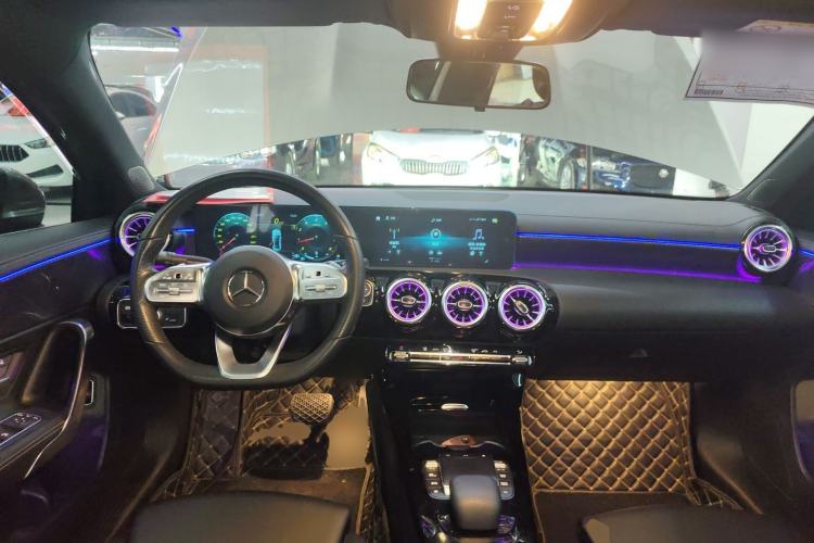 Used Mercedes-Benz A-Class 2022 Restyled A 200 L Sport Sedan Fashion Version Center Console