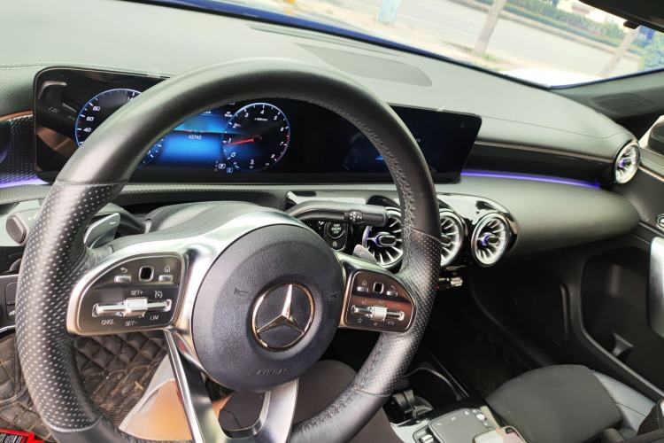 Used Mercedes-Benz A-Class 2022 Revised Version A 200 L Sport Sedan Fashionable Style Center Console