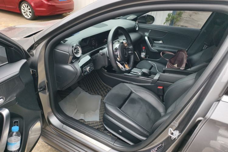Used Mercedes-Benz A-Class 2022 Second Facelift A 200 L Sport Sedan Fashion Version Driver Seat