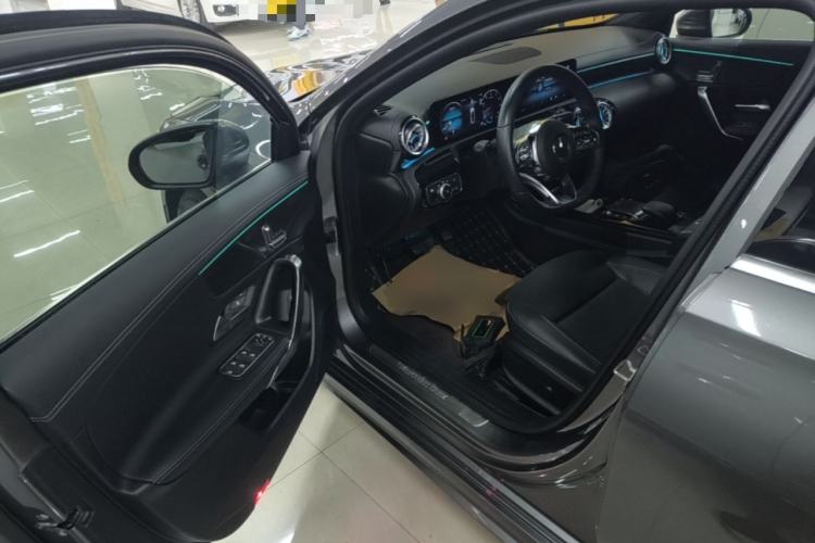 Used Mercedes-Benz A-Class 2022 Revised Version A 200 L Sport Sedan Fashionable Style Driver Seat