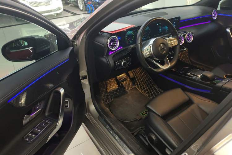 Used Mercedes-Benz A-Class 2022 Restyled A 200 L Sport Sedan Fashion Version Driver Seat