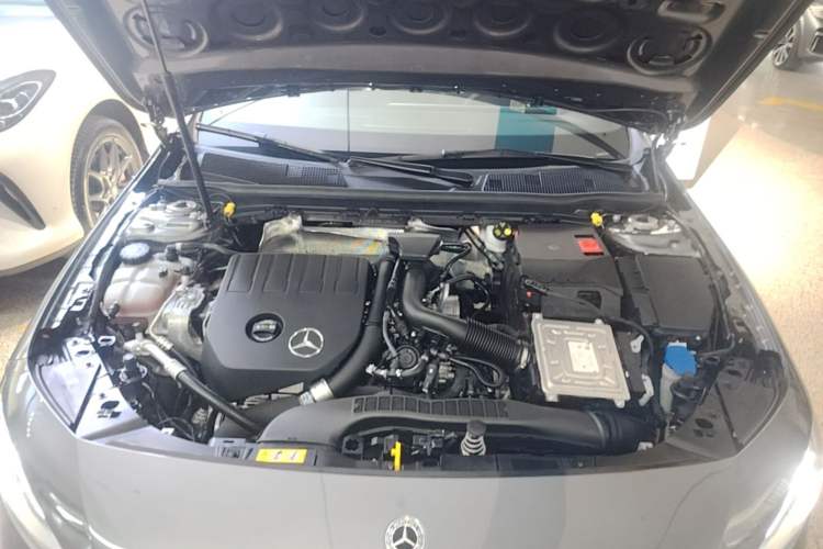 Used Mercedes-Benz A-Class 2022 Revised Version A 200 L Sport Sedan Fashionable Style Engine Bay