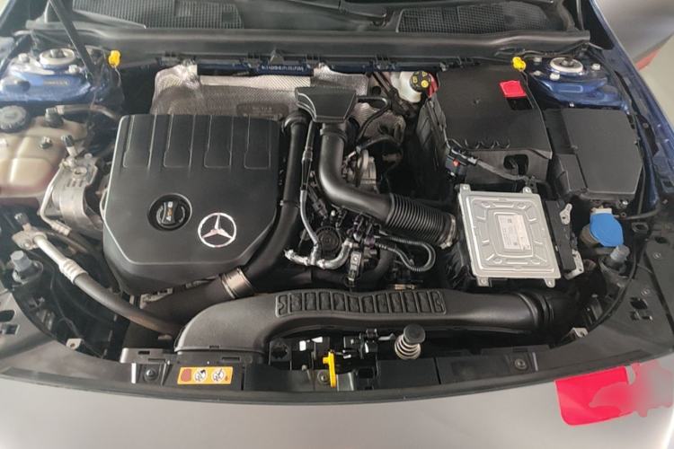 Used Mercedes-Benz A-Class 2022 Revised Version A 200 L Sport Sedan Fashionable Style Engine Bay