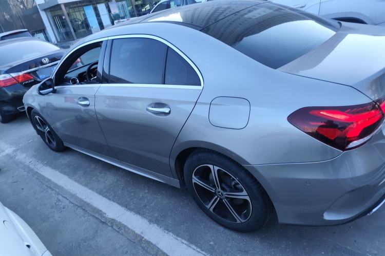 Used Mercedes-Benz A-Class 2022 Revised Version A 200 L Sport Sedan Fashionable Style Exterior 3