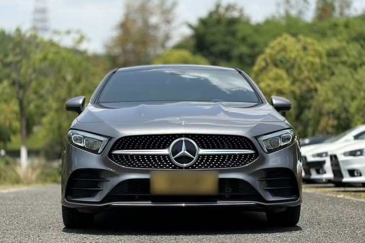 Used Mercedes-Benz A-Class 2022 Revised Version A 200 L Sport Sedan Fashionable Style Exterior 4