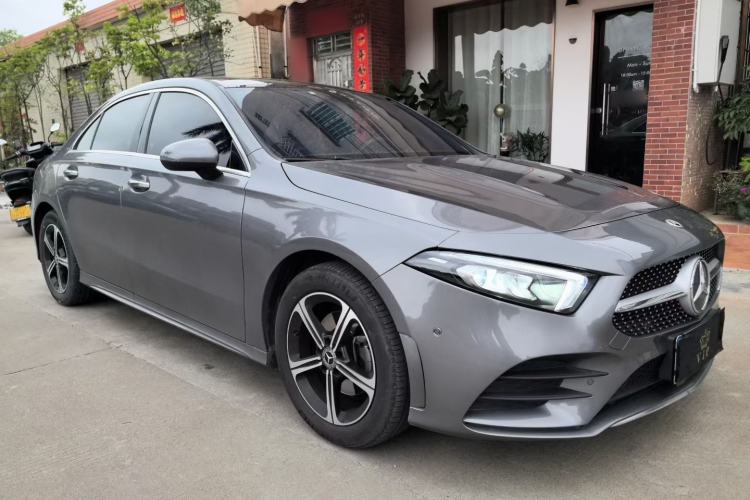 Used Mercedes-Benz A-Class 2022 Revised Version A 200 L Sport Sedan Fashionable Style Exterior 4