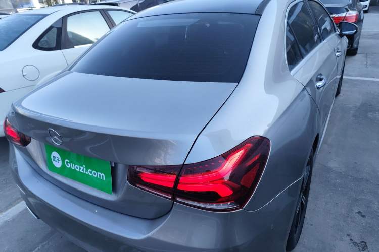 Used Mercedes-Benz A-Class 2022 Revised Version A 200 L Sport Sedan Fashionable Style Exterior 4