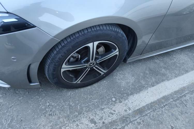 Used Mercedes-Benz A-Class 2022 Revised Version A 200 L Sport Sedan Fashionable Style Exterior 7