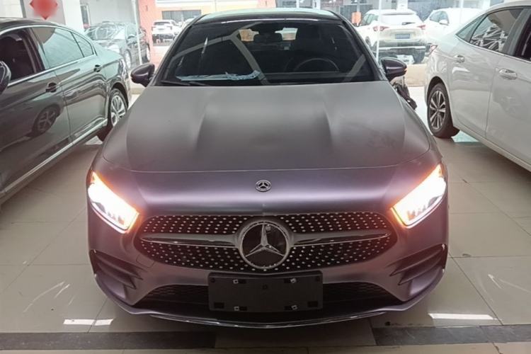 Used Mercedes-Benz A-Class 2022 Revised Version A 200 L Sport Sedan Fashionable Style Front