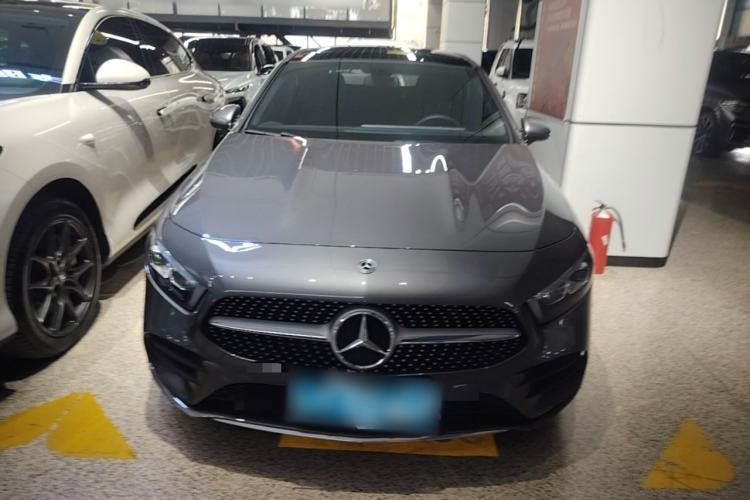 Used Mercedes-Benz A-Class 2022 Revised Version A 200 L Sport Sedan Fashionable Style Front