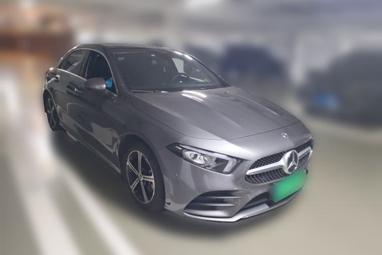 Used Mercedes-Benz A-Class 2022 Revised Version A 200 L Sport Sedan Fashionable Style Front Right 45 Deg