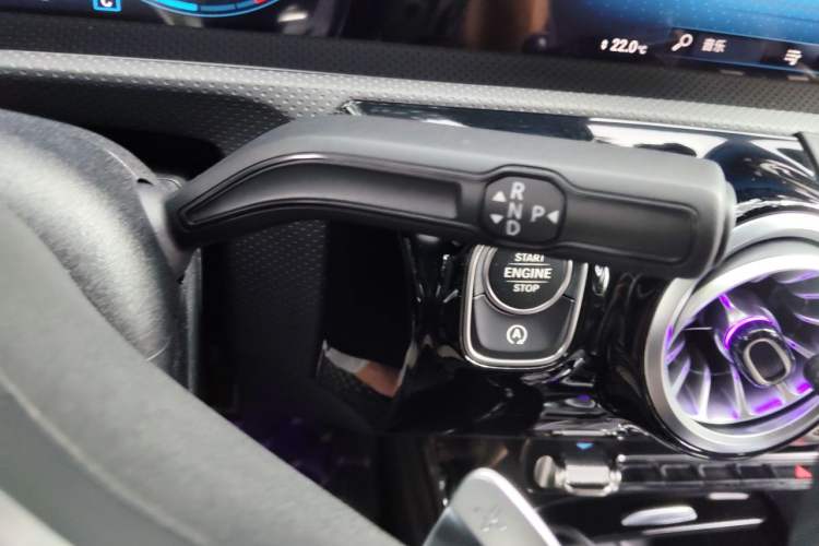 Used Mercedes-Benz A-Class 2022 Restyled A 200 L Sport Sedan Fashion Version Gear Lever