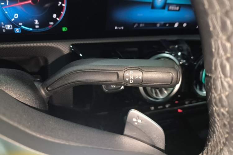 Used Mercedes-Benz A-Class 2022 Revised Version A 200 L Sport Sedan Fashionable Style Gear Lever