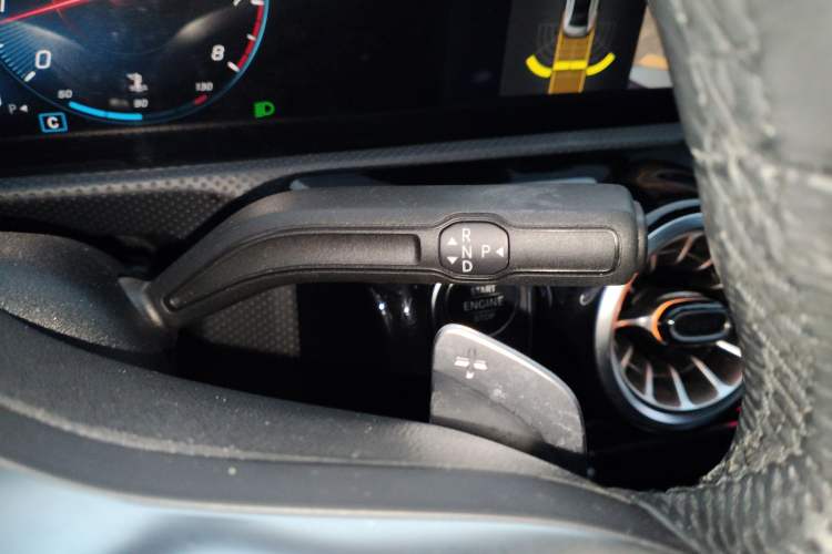 Used Mercedes-Benz A-Class 2022 Second Facelift A 200 L Sport Sedan Fashion Version Gear Lever