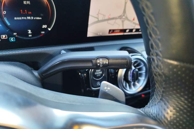 Used Mercedes-Benz A-Class 2022 Revised Version A 200 L Sport Sedan Fashionable Style Gear Lever