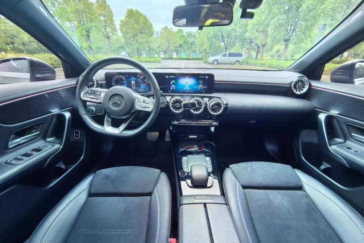 Used Mercedes-Benz A-Class 2022 Second Facelift A 200 L Sport Sedan Fashion Version Interior 2