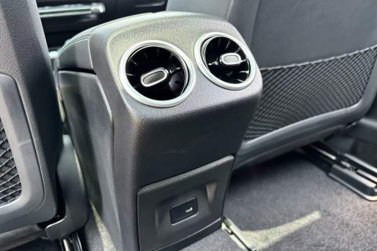 Used Mercedes-Benz A-Class 2022 Revised Version A 200 L Sport Sedan Fashionable Style Interior 4