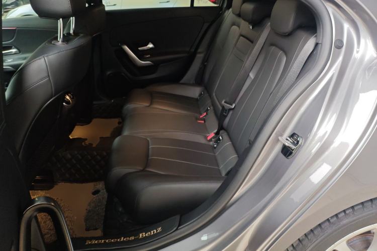 Used Mercedes-Benz A-Class 2022 Restyled A 200 L Sport Sedan Fashion Version Interior 4
