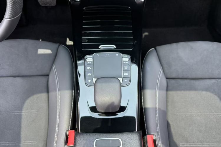 Used Mercedes-Benz A-Class 2022 Revised Version A 200 L Sport Sedan Fashionable Style Interior 6