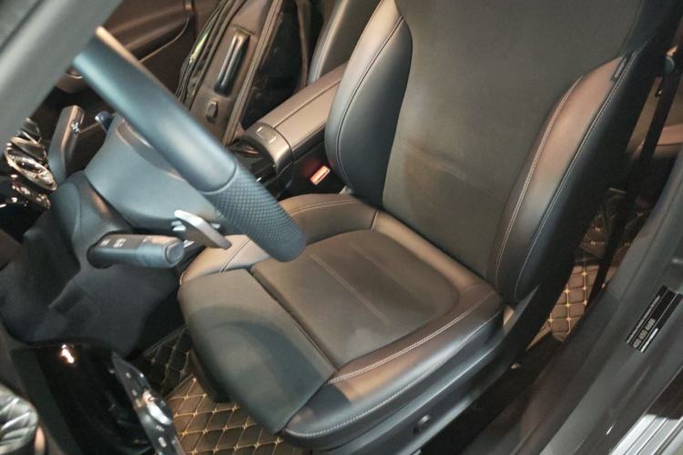 Used Mercedes-Benz A-Class 2022 Revised Version A 200 L Sport Sedan Fashionable Style Left Front Seat