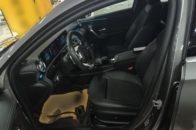 Used Mercedes-Benz A-Class 2022 Revised Version A 200 L Sport Sedan Fashionable Style Left Front Seat