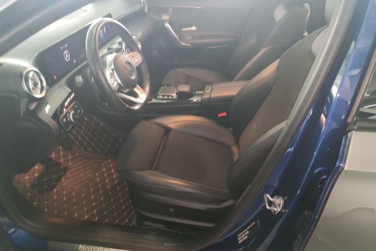 Used Mercedes-Benz A-Class 2022 Revised Version A 200 L Sport Sedan Fashionable Style Left Front Seat