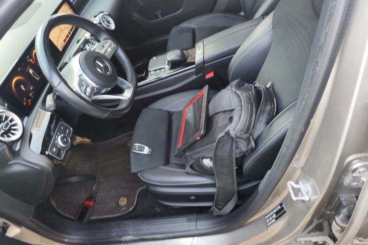 Used Mercedes-Benz A-Class 2022 Revised Version A 200 L Sport Sedan Fashionable Style Left Front Seat