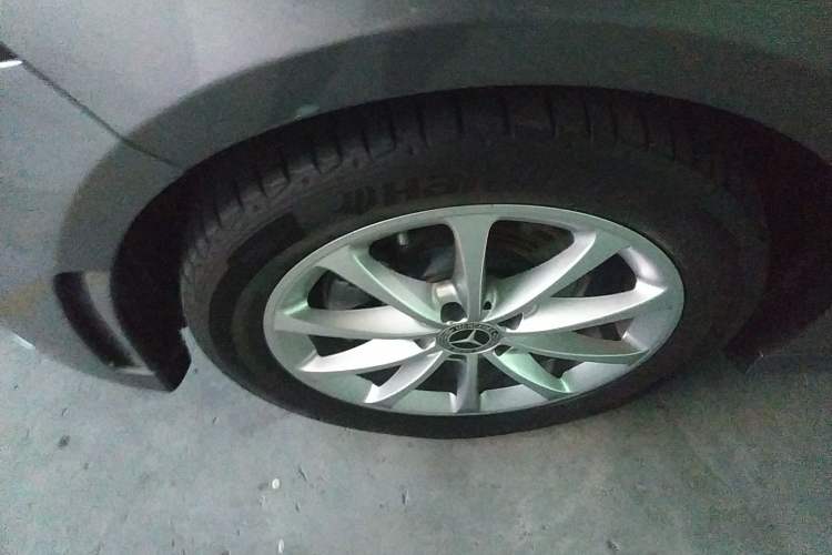 Used Mercedes-Benz A-Class 2022 A 200 L Sport Sedan Dynamic Model Left Front Wheel Hub