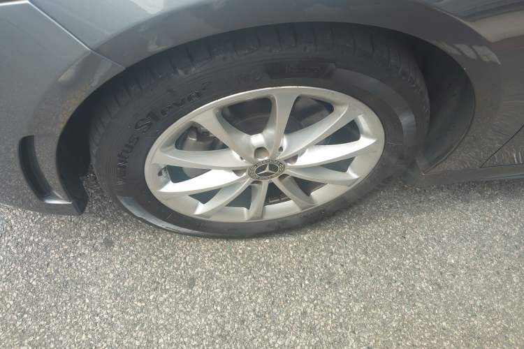 Used Mercedes-Benz A-Class 2022 A 200 L Sport Sedan Fashion Model Left Front Wheel Hub