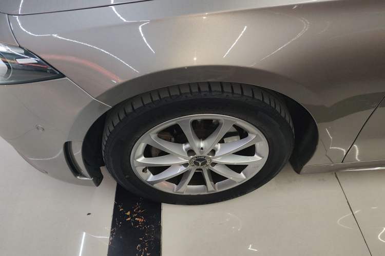 Used Mercedes-Benz A-Class 2022 Restyled A 200 L Sport Sedan Fashion Version Left Front Wheel Hub