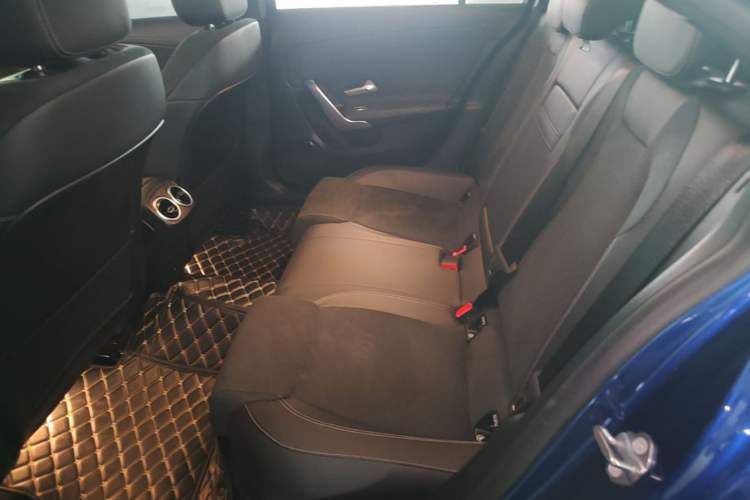 Used Mercedes-Benz A-Class 2022 Revised Version A 200 L Sport Sedan Fashionable Style Left Rear Seat