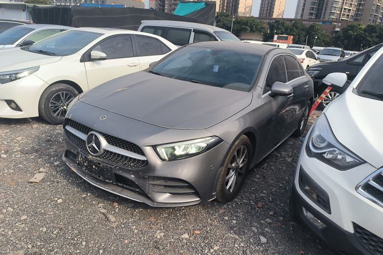 Ojetý Mercedes-Benz A-Class 2022 Restyled A 200 L Sport Sedan Fashion Version Guazi used car, China used car export, Used car for sale, Used cars, Cheapest cars for sale