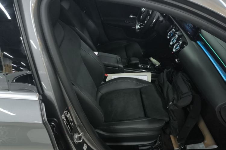Used Mercedes-Benz A-Class 2022 Revised Version A 200 L Sport Sedan Fashionable Style Right Front Seat