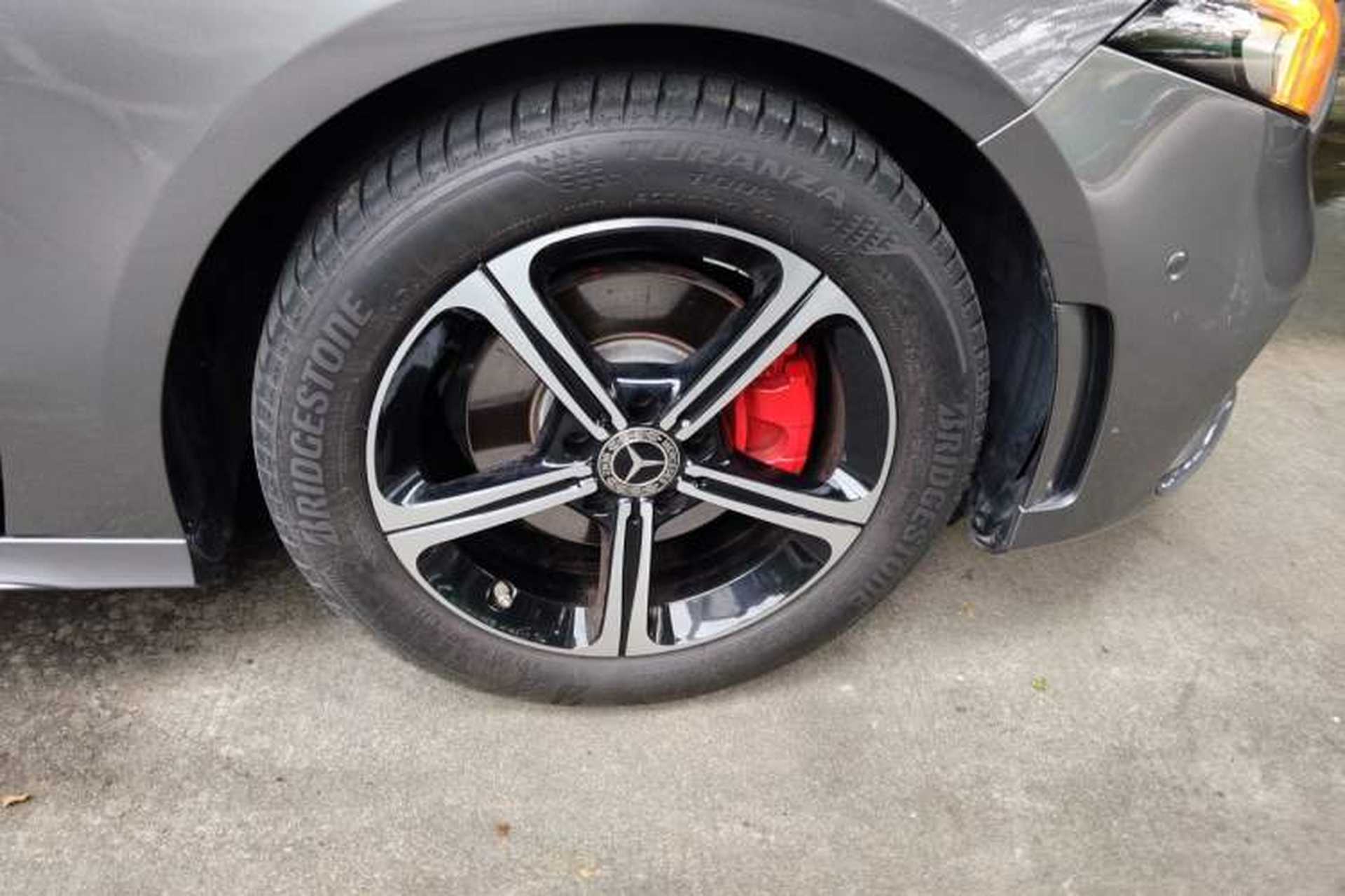 Used Mercedes-Benz A-Class 2022 Restyled A 200 L Sport Sedan Fashion Version Right Front Wheel Hub