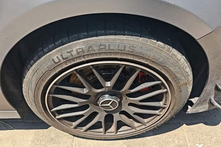 Used Mercedes-Benz A-Class 2022 A 200 L Sport Sedan Fashion Model Right Front Wheel Hub
