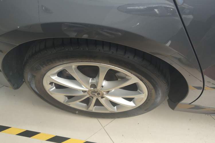 Used Mercedes-Benz A-Class 2022 A 200 L Sport Sedan Fashion Model Right Rear Wheel Hub