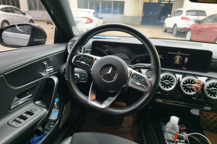 Used Mercedes-Benz A-Class 2022 Second Facelift A 200 L Sport Sedan Fashion Version Steering Wheel
