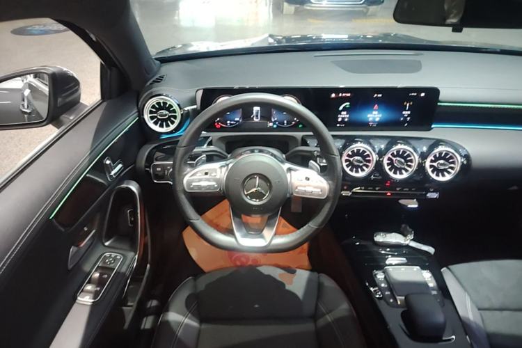 Used Mercedes-Benz A-Class 2022 Revised Version A 200 L Sport Sedan Fashionable Style Steering Wheel
