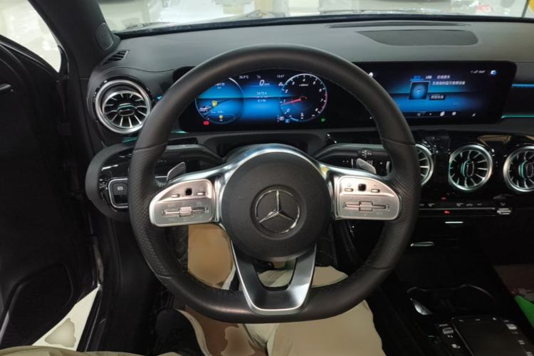 Used Mercedes-Benz A-Class 2022 Revised Version A 200 L Sport Sedan Fashionable Style Steering Wheel