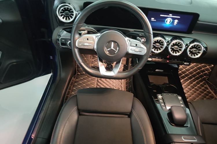 Used Mercedes-Benz A-Class 2022 Revised Version A 200 L Sport Sedan Fashionable Style Steering Wheel