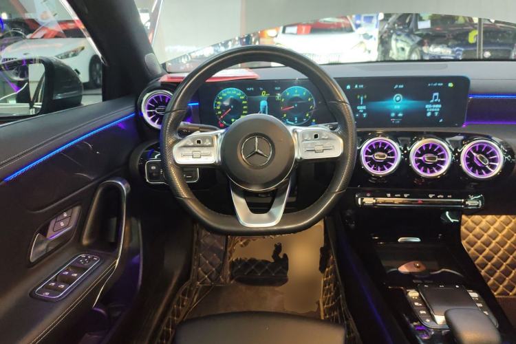 Used Mercedes-Benz A-Class 2022 Restyled A 200 L Sport Sedan Fashion Version Steering Wheel