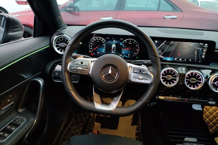 Used Mercedes-Benz A-Class 2022 Second Facelift A 200 L Sport Sedan Fashion Version Steering Wheel