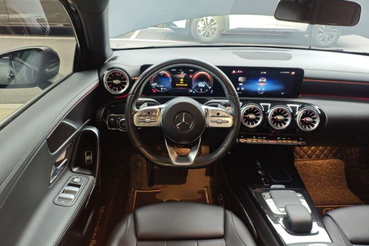 Used Mercedes-Benz A-Class 2022 Restyled A 200 L Sport Sedan Fashion Version Steering Wheel