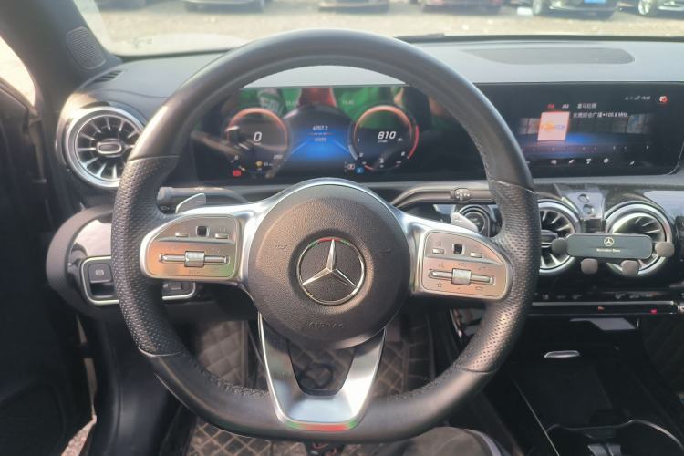 Used Mercedes-Benz A-Class 2022 Restyled A 200 L Sport Sedan Fashion Version Steering Wheel