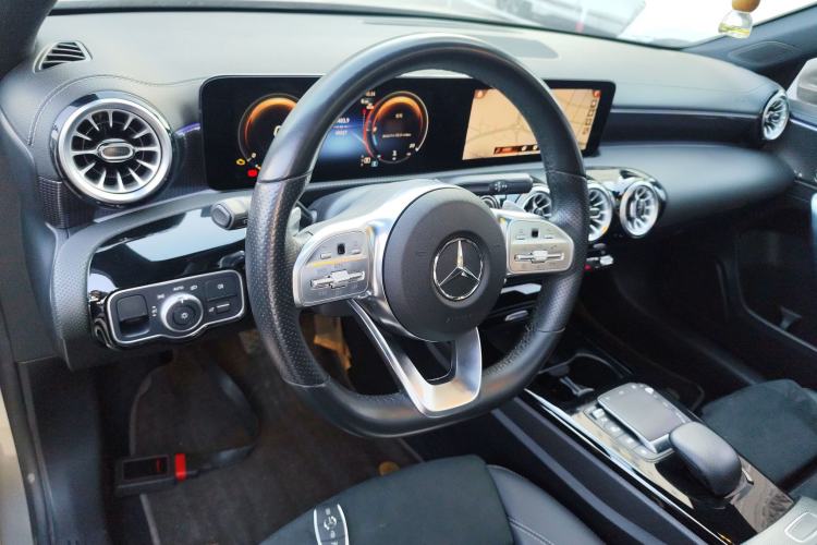 Used Mercedes-Benz A-Class 2022 Revised Version A 200 L Sport Sedan Fashionable Style Steering Wheel