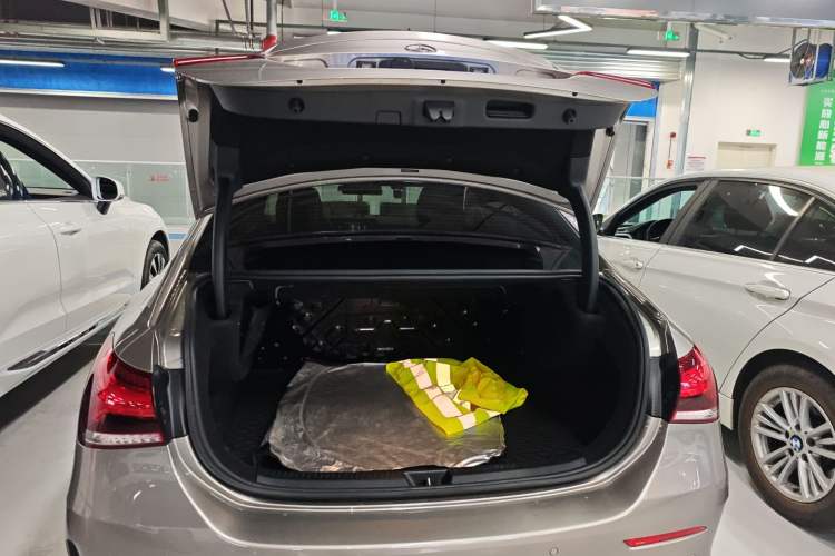 Used Mercedes-Benz A-Class 2022 Restyled A 200 L Sport Sedan Fashion Version Trunk