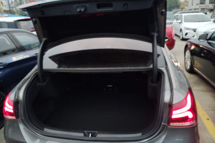 Used Mercedes-Benz A-Class 2022 Second Facelift A 200 L Sport Sedan Fashion Version Trunk