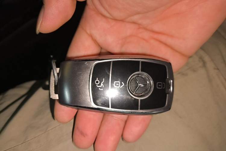 Used Mercedes-Benz A-Class 2022 Revised Version A 200 L Sport Sedan Fashionable Style Vehicle Key